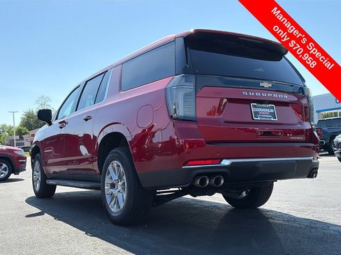 Used 2025 Chevrolet Suburban Premier AWD/4WD image 5