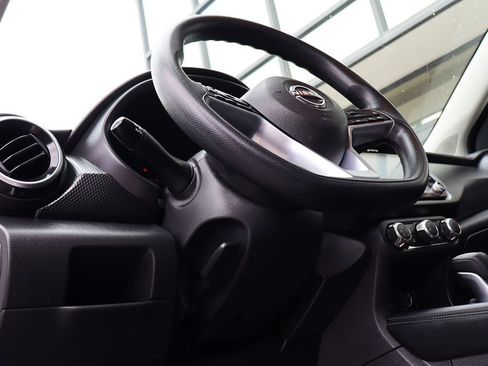 Used 2023 Nissan Kicks SV FWD image 40