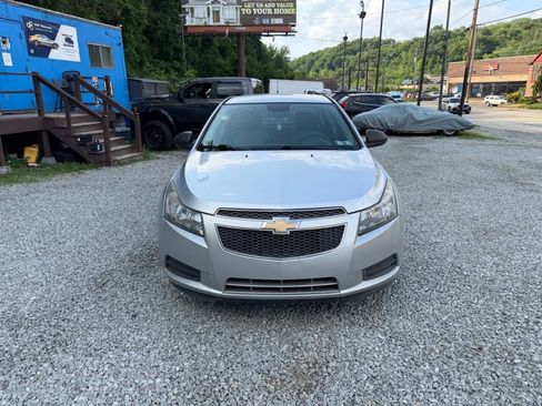 Used 2013 Chevrolet Cruze LS FWD image 5
