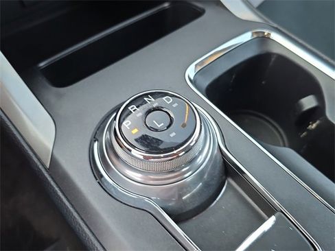 Used 2020 Ford Fusion SE image 23