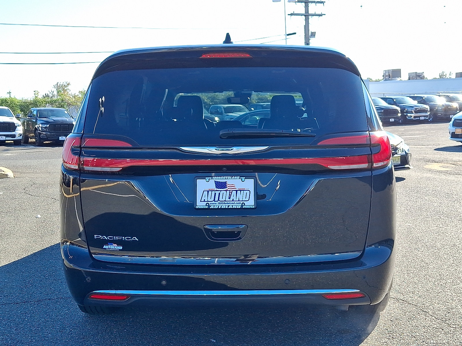 Used 2025 Chrysler Pacifica Select FWD image 6