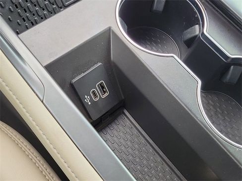 Certified 2024 Lincoln Nautilus Premier image 24