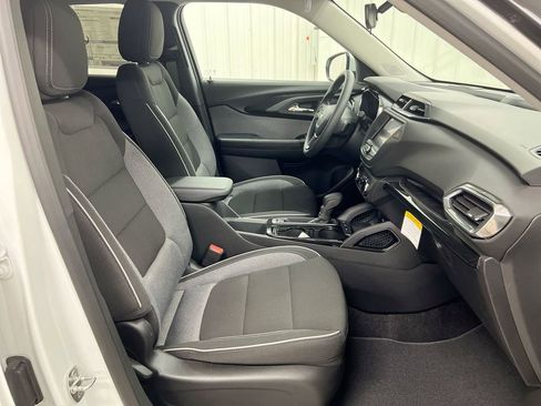 Used 2023 Chevrolet TrailBlazer LT FWD image 21