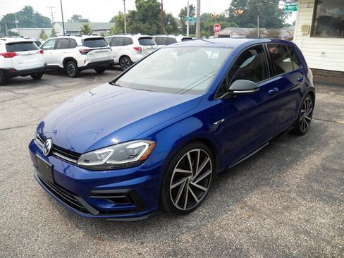 Used 2018 Volkswagen Golf 4-Door AWD/4WD image 2