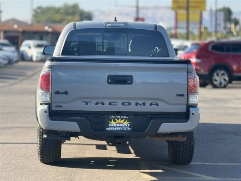 Used 2021 Toyota Tacoma TRD Off-Road w/ Technology Package AWD/4WD image 5