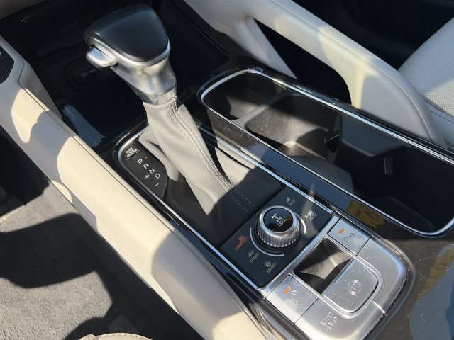 Certified 2024 Kia Telluride S w/ S Sunroof Package AWD/4WD image 30