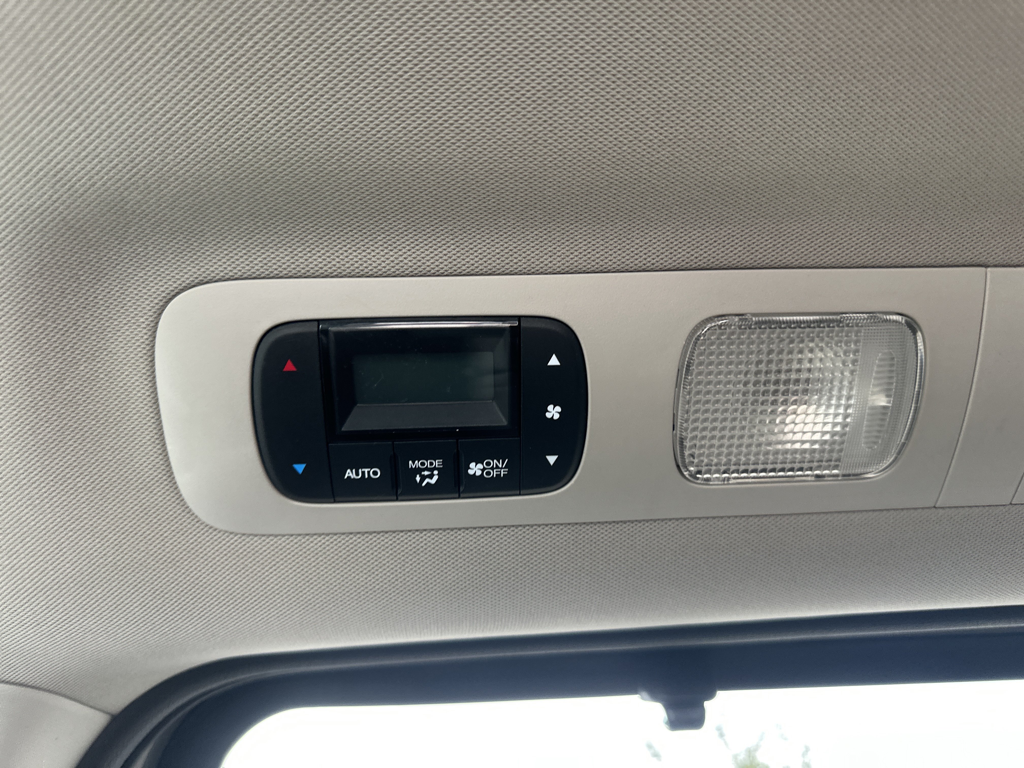 Used 2014 Honda Odyssey Touring image 18