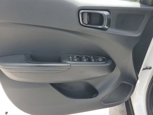 Used 2023 Hyundai Venue Limited w/ Cargo Package FWD image 25