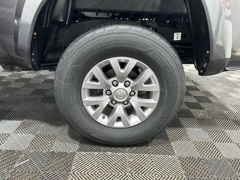 Used 2017 Toyota Tacoma SR5 w/ Tow Package AWD/4WD image 30