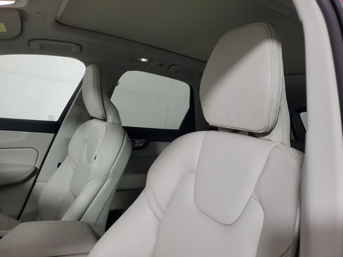 Used 2023 Volvo XC60 B5 Plus w/ Climate Package AWD/4WD image 24