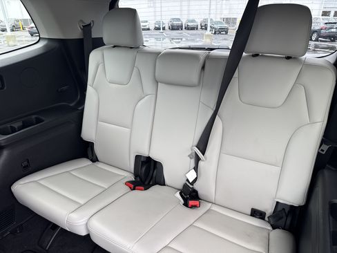 Used 2025 Kia Telluride S FWD image 32