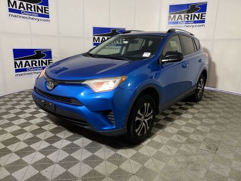 Used 2017 Toyota RAV4 LE FWD image 14