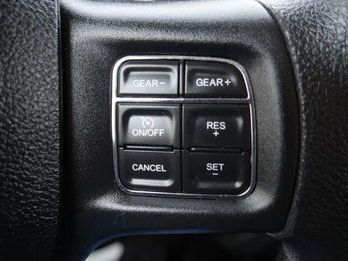 Used 2018 RAM 1500 Express AWD/4WD image 14
