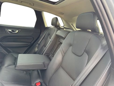 Certified 2023 Volvo XC60 B5 Plus w/ Climate Package image 23