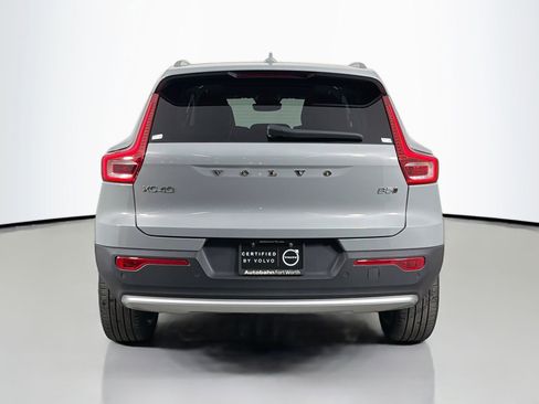 Certified 2024 Volvo XC40 B5 Plus w/ Climate Package image 7