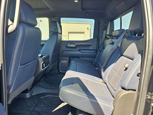 Used 2022 Chevrolet Silverado 1500 High Country AWD/4WD image 12