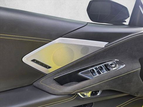 Used 2021 Chevrolet Corvette Stingray Premium Conv w/ Z51 Performance Package RWD image 13