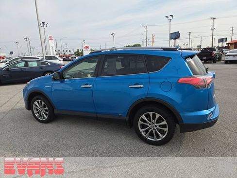 Used 2018 Toyota RAV4 Limited w/ Advanced Technology Package AWD/4WD image 29