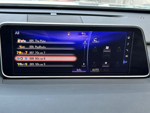 Used 2019 Lexus RX 450h AWD image 18