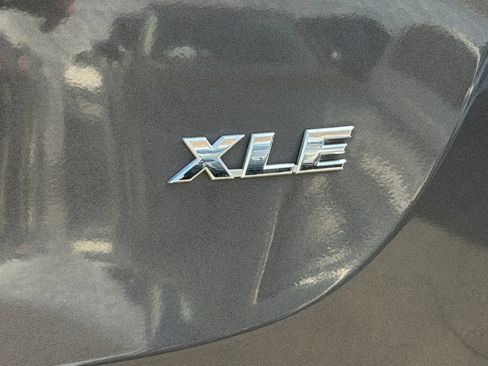 Used 2015 Toyota RAV4 XLE FWD image 15