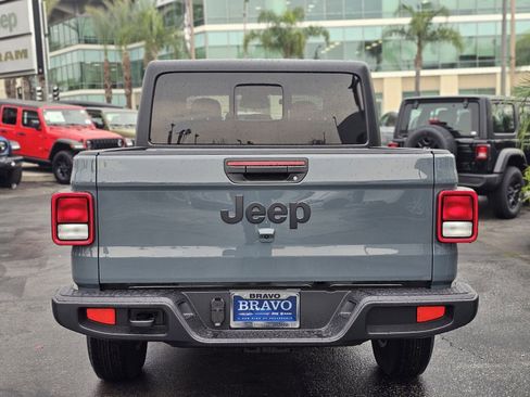 New 2026 Jeep Gladiator Sport image 5