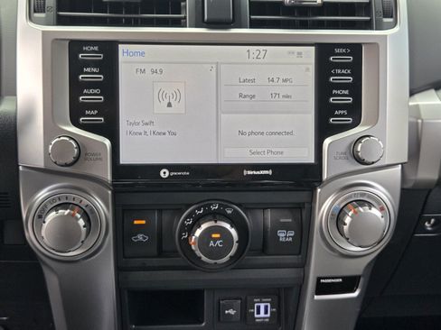 Used 2020 Toyota 4Runner SR5 AWD/4WD image 17