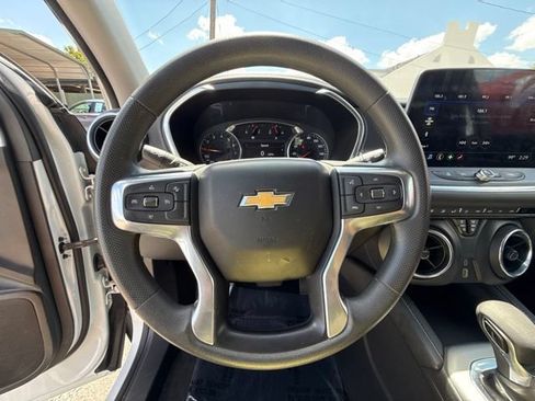 Used 2023 Chevrolet Blazer LT FWD image 8