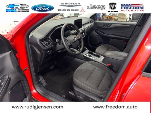 Used 2024 Ford Escape Active w/ Cold Weather Package image 9