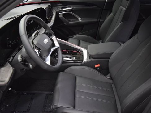 New 2025 Audi Q5 Prestige image 4