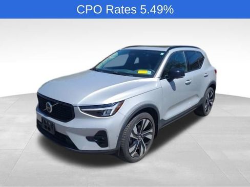Used 2023 Volvo XC40 B5 Plus w/ Driver Assist Package AWD/4WD image 1
