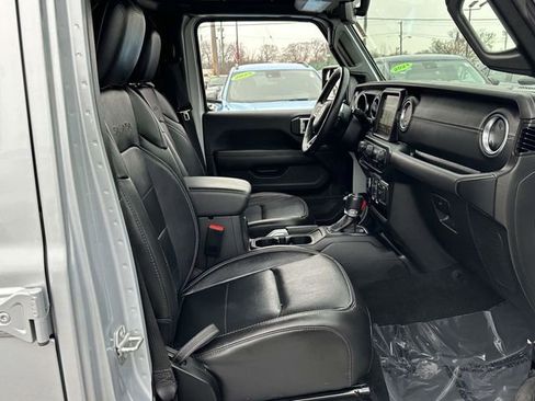 Used 2022 Jeep Wrangler Unlimited Sahara w/ Cold Weather Group image 21