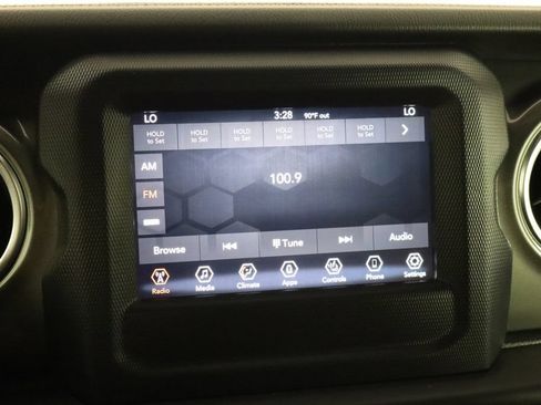 Used 2021 Jeep Gladiator Overland w/ LED Lighting Group AWD/4WD image 28