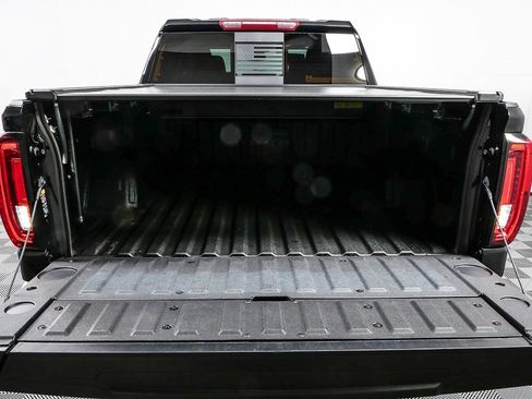 Used 2024 GMC Sierra 1500 SLT w/ SLT Premium Plus Package image 31