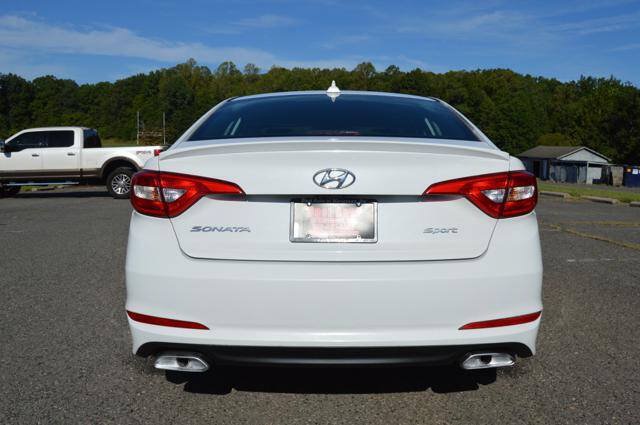 Used 2015 Hyundai Sonata Sport w/ Option Group 03 FWD image 7