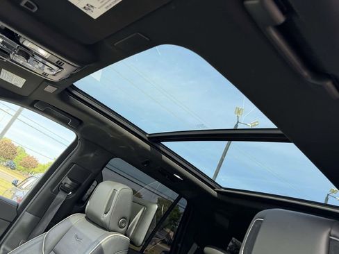 Certified 2025 Cadillac Escalade Premium Luxury AWD/4WD image 19