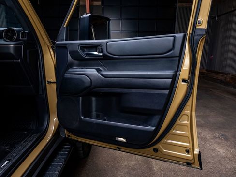 Used 2025 Toyota Land Cruiser image 36