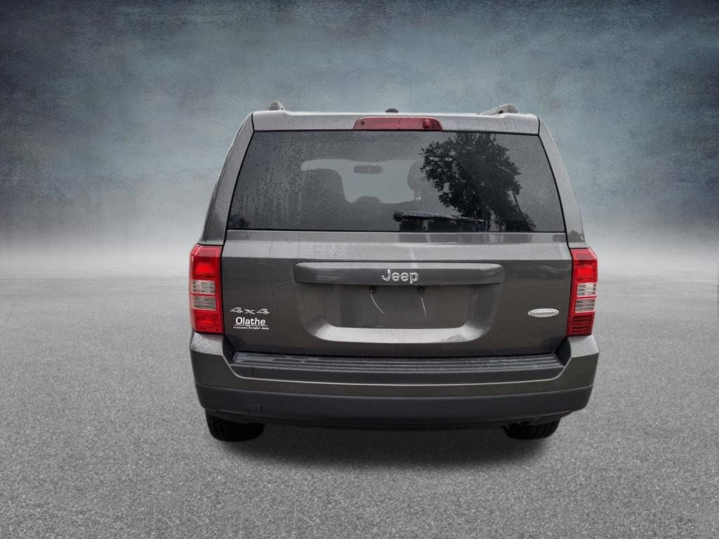 Used 2015 Jeep Patriot Latitude AWD/4WD image 5