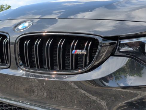Used 2018 BMW M4 Coupe w/ Competition Package RWD image 13