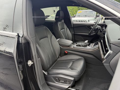 Used 2021 Audi Q8 Premium Plus w/ Premium Plus Package AWD/4WD image 18