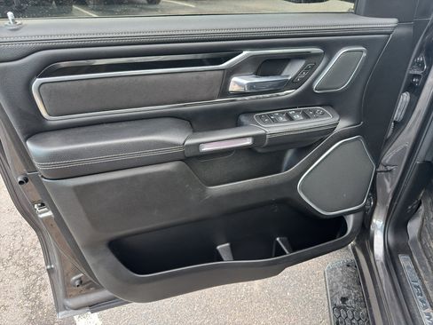 Used 2022 RAM 1500 Laramie AWD/4WD image 17