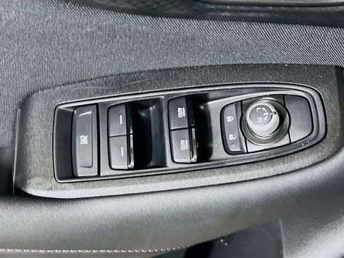 Used 2025 Subaru Outback Premium AWD/4WD image 16