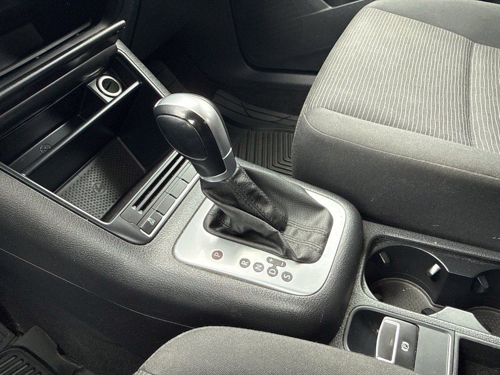 Used 2017 Volkswagen Tiguan S FWD image 13