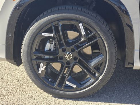 New 2026 Volkswagen Tiguan SE R-Line image 10