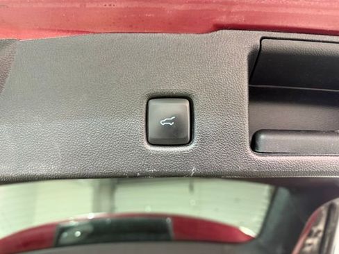 Used 2020 Ford Escape Titanium image 8