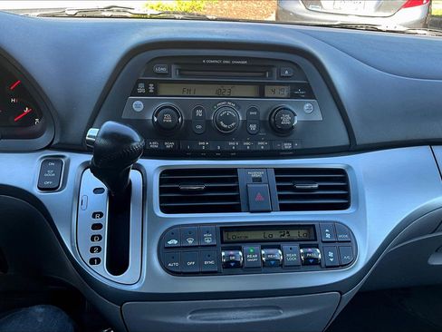 Used 2024 Volkswagen Atlas Cross Sport SEL R-Line AWD/4WD image 23