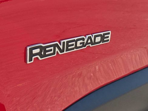 Used 2020 Jeep Renegade Limited w/ UConnect 8.4 Nav Group AWD/4WD image 13