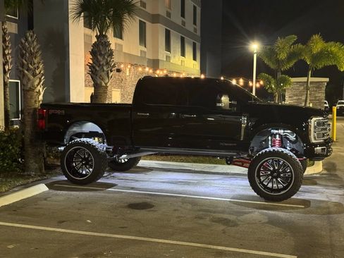 Used 2024 Ford F250 Platinum w/ FX4 Off-Road Package image 7