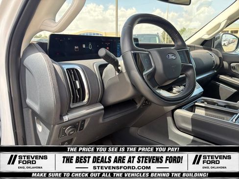 Used 2025 Ford Expedition Max Platinum AWD/4WD image 21