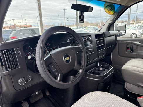 Used 2015 Chevrolet Express 2500 image 10
