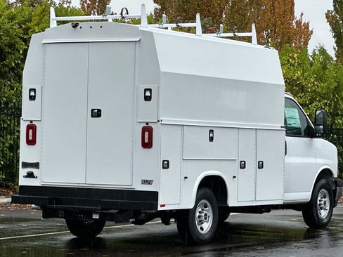 New 2025 GMC Savana 3500 w/ Power Convenience Package RWD image 5